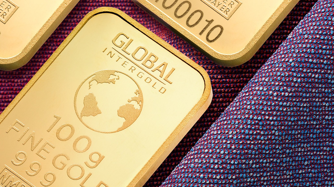 金饰价格突破800元大关，市场走势下的黄金投资新篇章