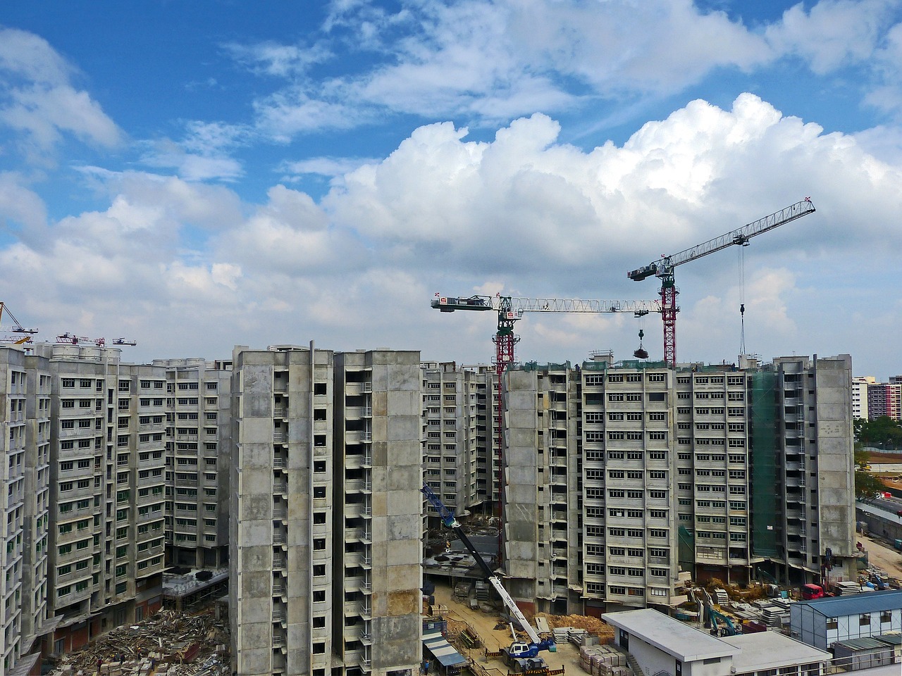 住建部部长谈老旧小区加装电梯，民生工程如何更贴心？